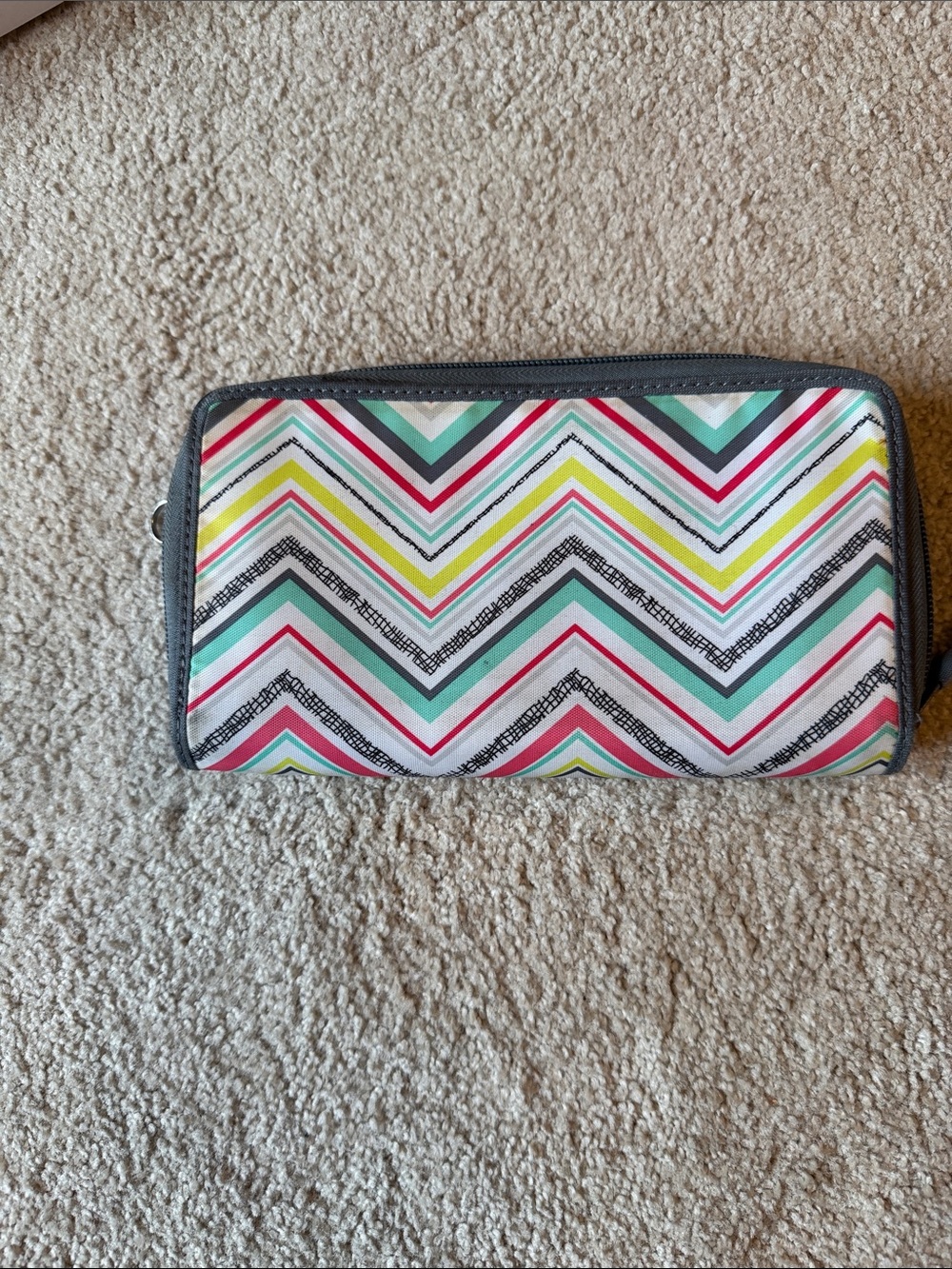 thirty-one Chevron Zip-Around Wristlet in Pink, Teal, Yellow, Black